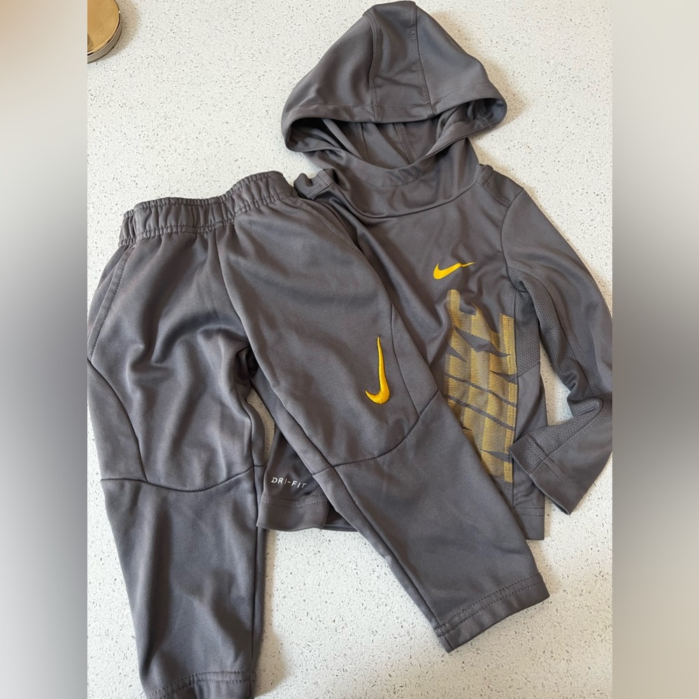 Nike kids 2T dri - fit outfit